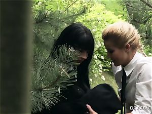 dame schoolgirls observe as their tutor gets butt-banged in the woods