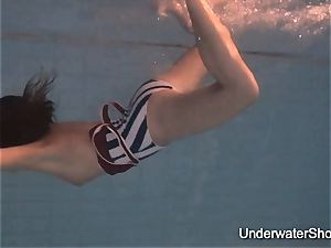 erotic underwater demonstrate of Natalia